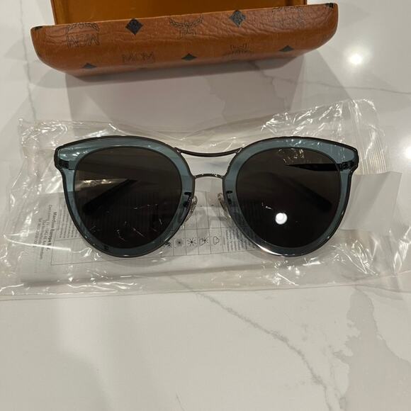 NWT MCM Oval Sunglasses Blue and Silver - Picture 1 of 8